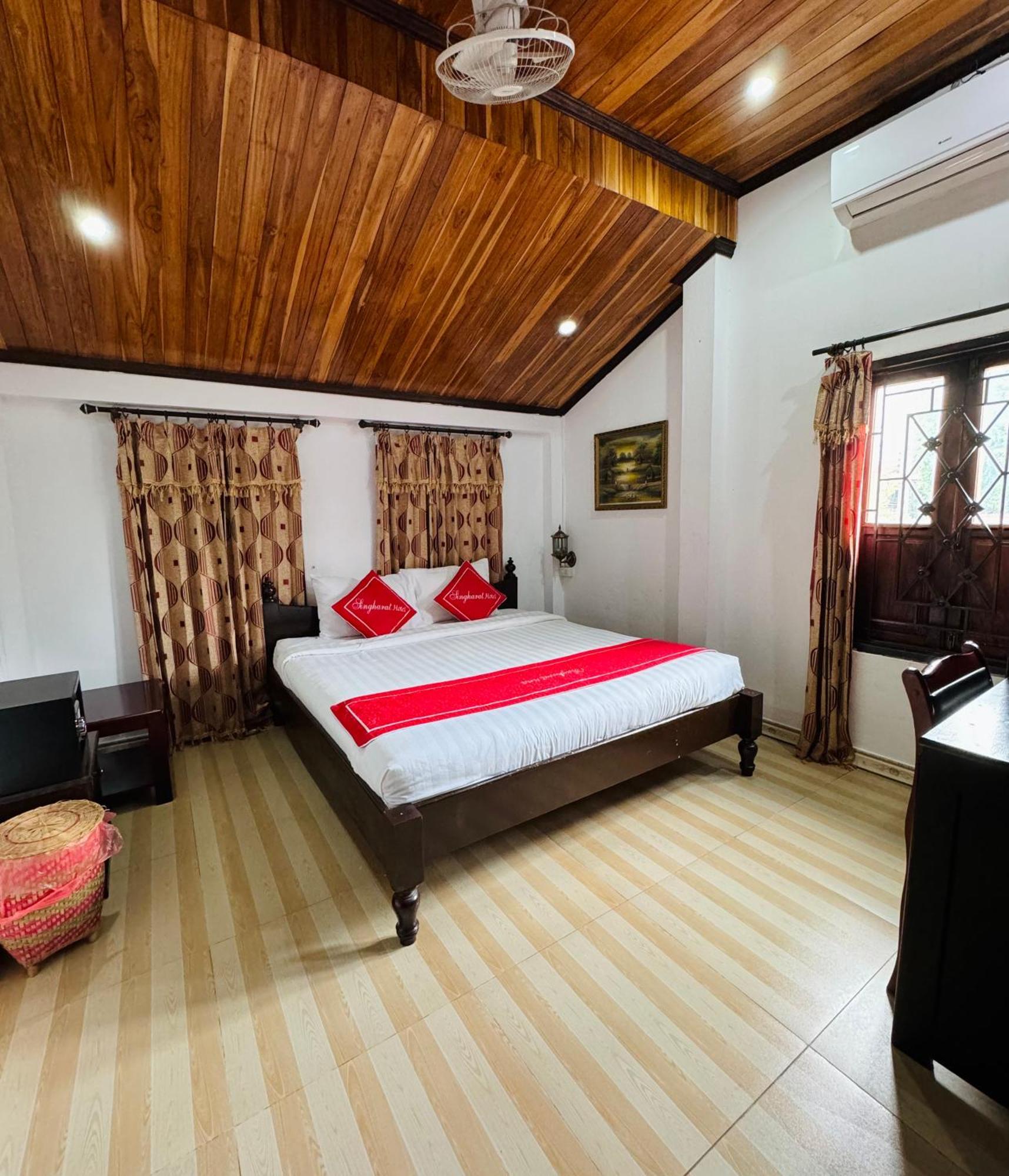 Singharat Boutique House Bed and Breakfast Luang Prabang Exteriör bild