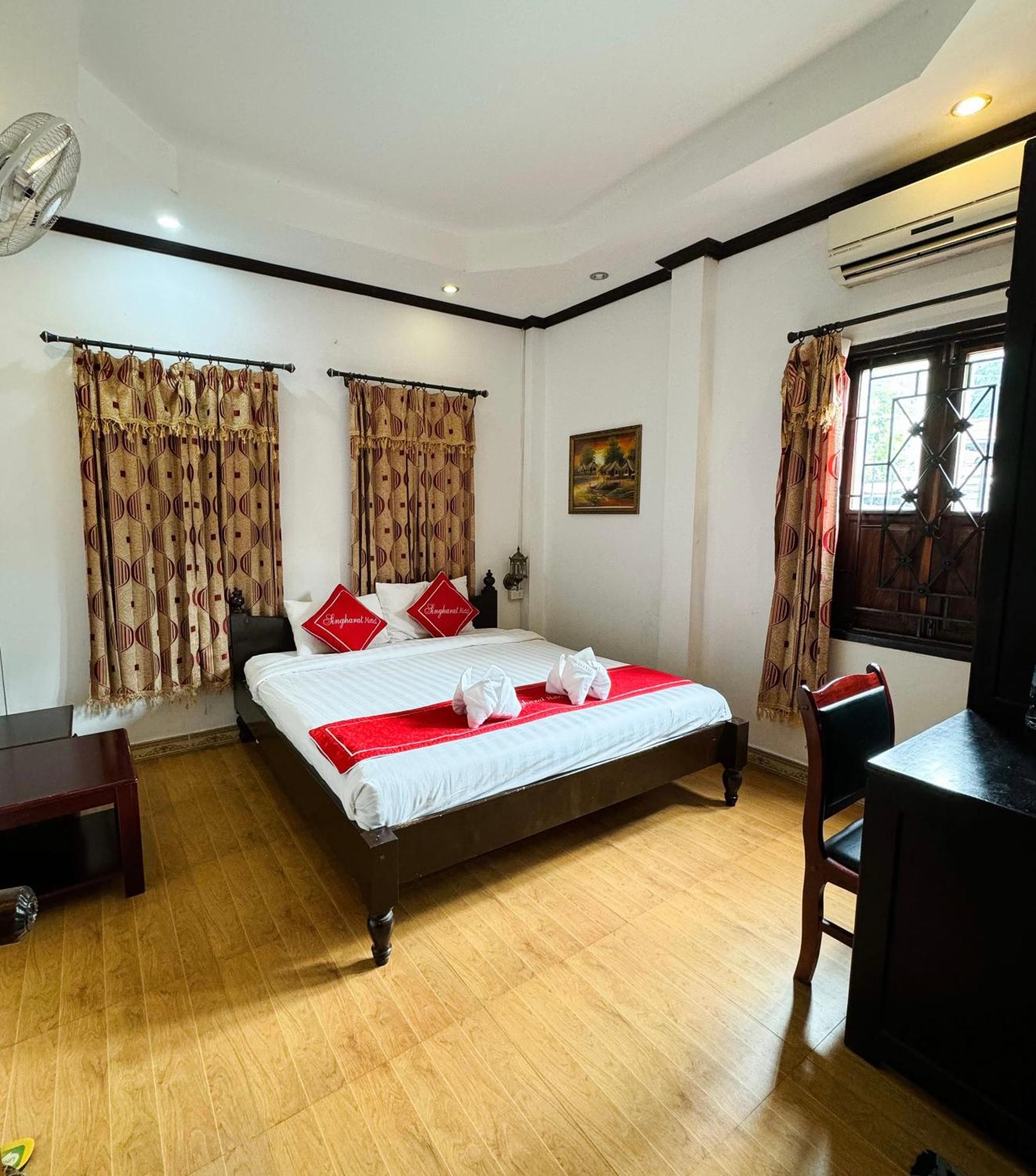 Singharat Boutique House Bed and Breakfast Luang Prabang Exteriör bild